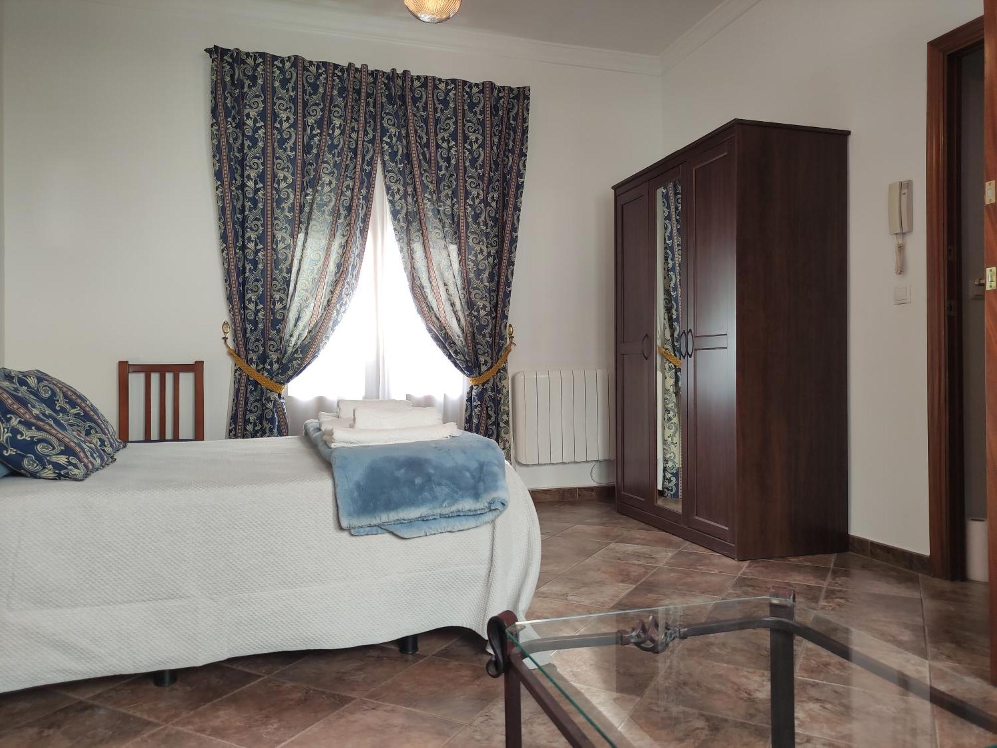 Апартаменты Entretorres. Casa-Duplex En Centro Historico. Кармона Экстерьер фото